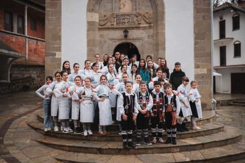 "СВЕТЛИ - ИСТОЧНИ ПЕТАК"